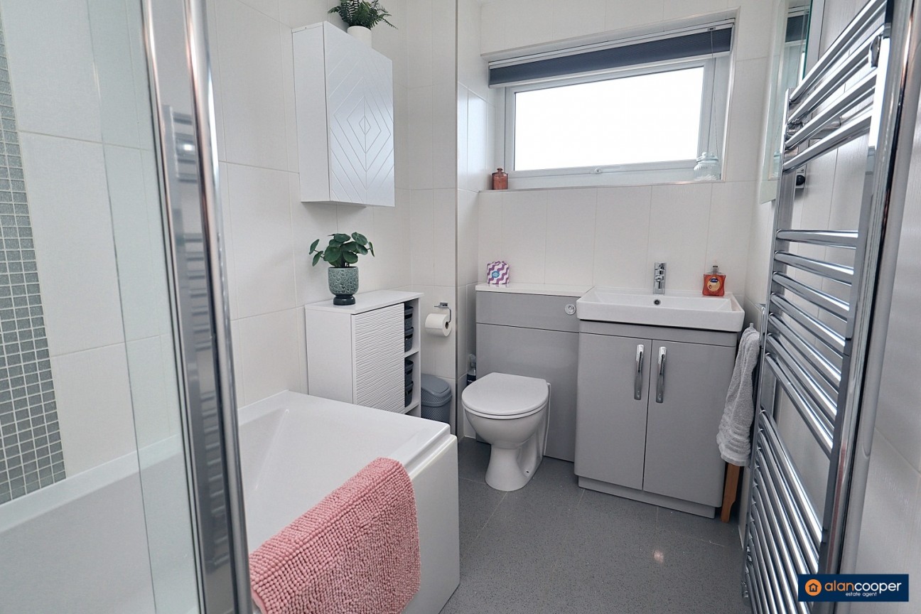 Bucks Hill, Stockingford, Nuneaton, CV10 9LT