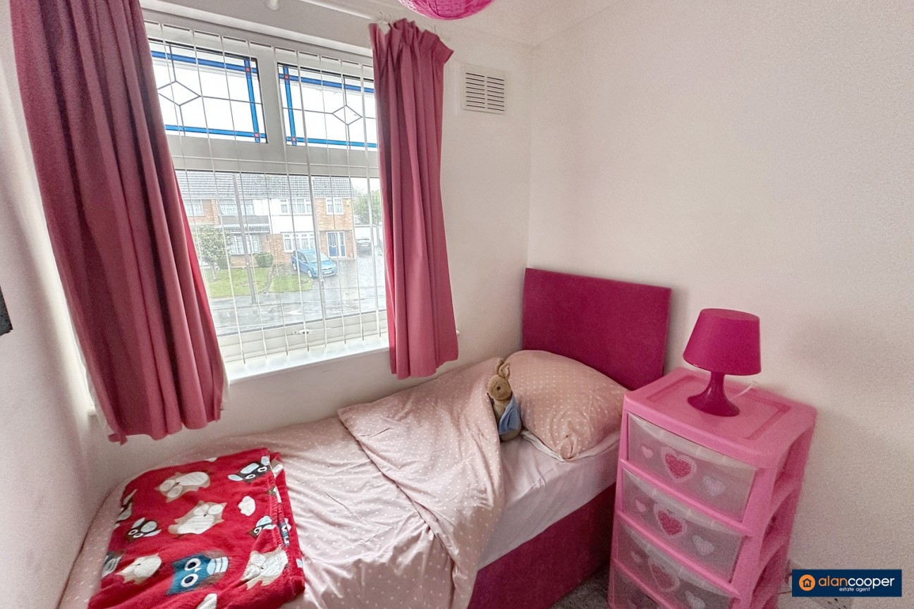 Northumberland Avenue, Stockingford, Nuneaton, CV10 8ER