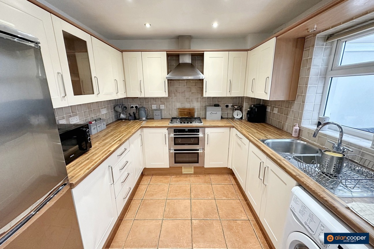 Northumberland Avenue, Stockingford, Nuneaton, CV10 8ER
