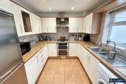 Northumberland Avenue, Stockingford, Nuneaton, CV10 8ER