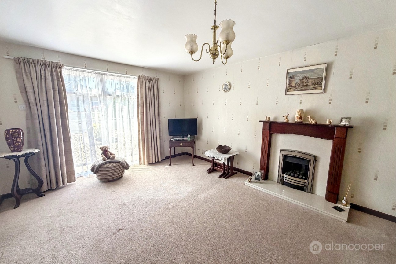 Cumberland Drive, Lindley Park, Nuneaton, CV10 8BU