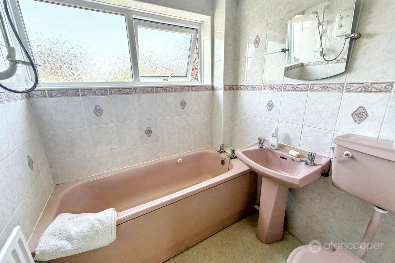 Cumberland Drive, Lindley Park, Nuneaton, CV10 8BU