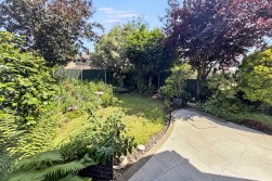 Cumberland Drive, Lindley Park, Nuneaton, CV10 8BU