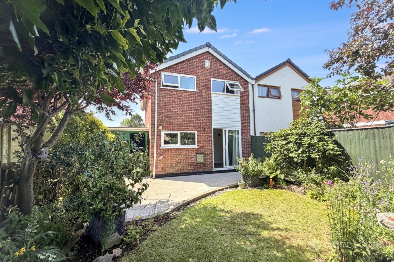 Cumberland Drive, Lindley Park, Nuneaton, CV10 8BU
