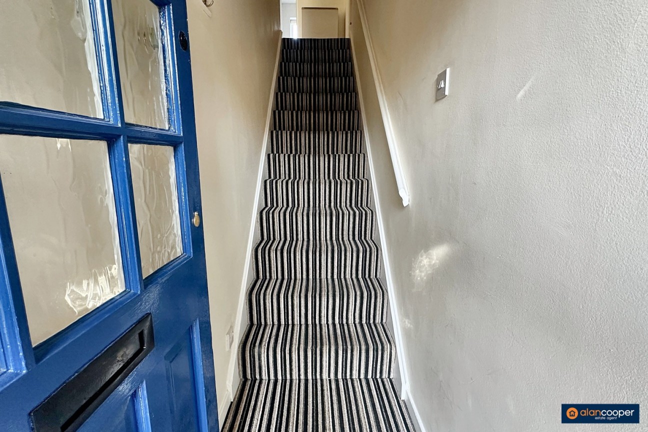 Berkeley Close, Weavers Green, Nuneaton, CV11 5XH