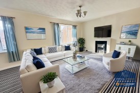 Berkeley Close, Weavers Green, Nuneaton, CV11 5XH