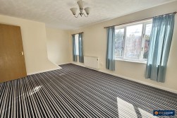 Berkeley Close, Weavers Green, Nuneaton, CV11 5XH