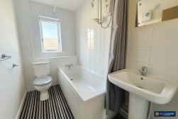 Berkeley Close, Weavers Green, Nuneaton, CV11 5XH