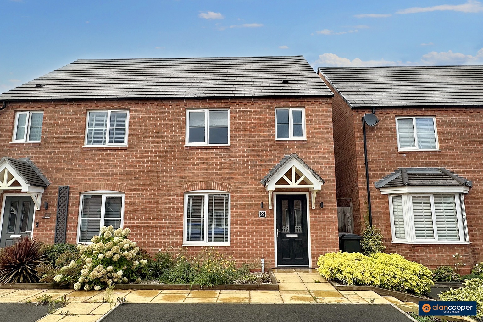 Harvest Way, Weddington, Nuneaton, CV10 0FJ