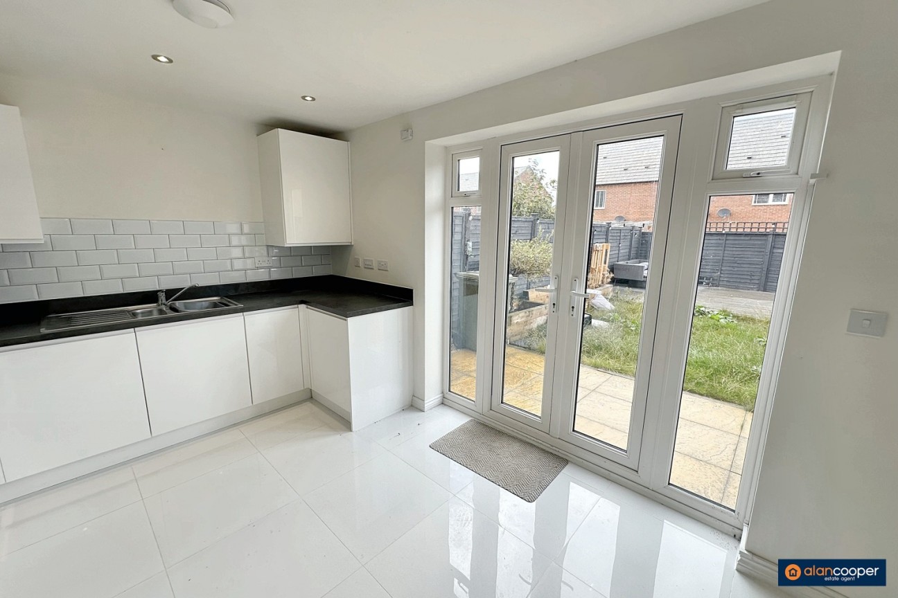 Harvest Way, Weddington, Nuneaton, CV10 0FJ