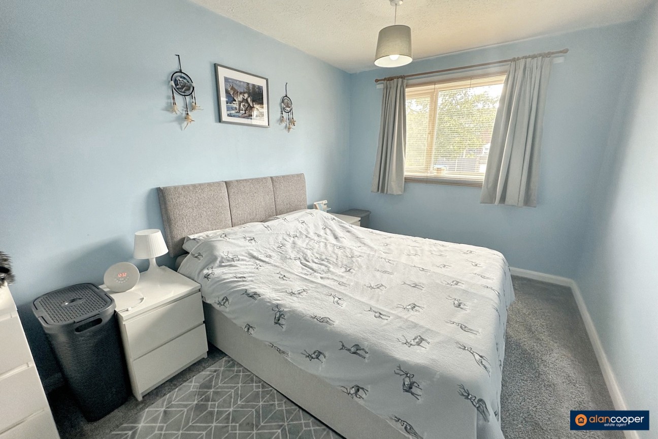 Whitehall Close, Hartshill, Nuneaton, CV10 0UQ