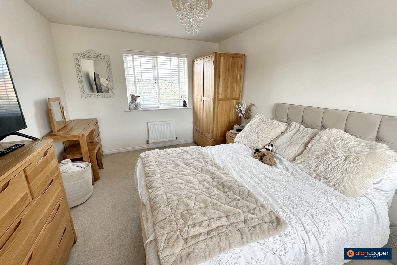 Harvest Way, Weddington, Nuneaton, CV10 0FJ