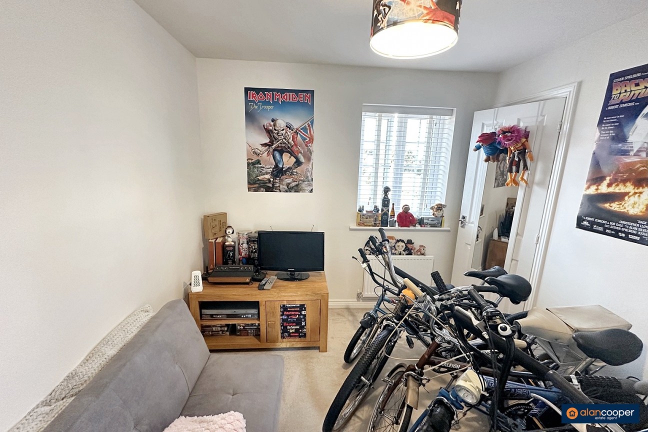 Harvest Way, Weddington, Nuneaton, CV10 0FJ