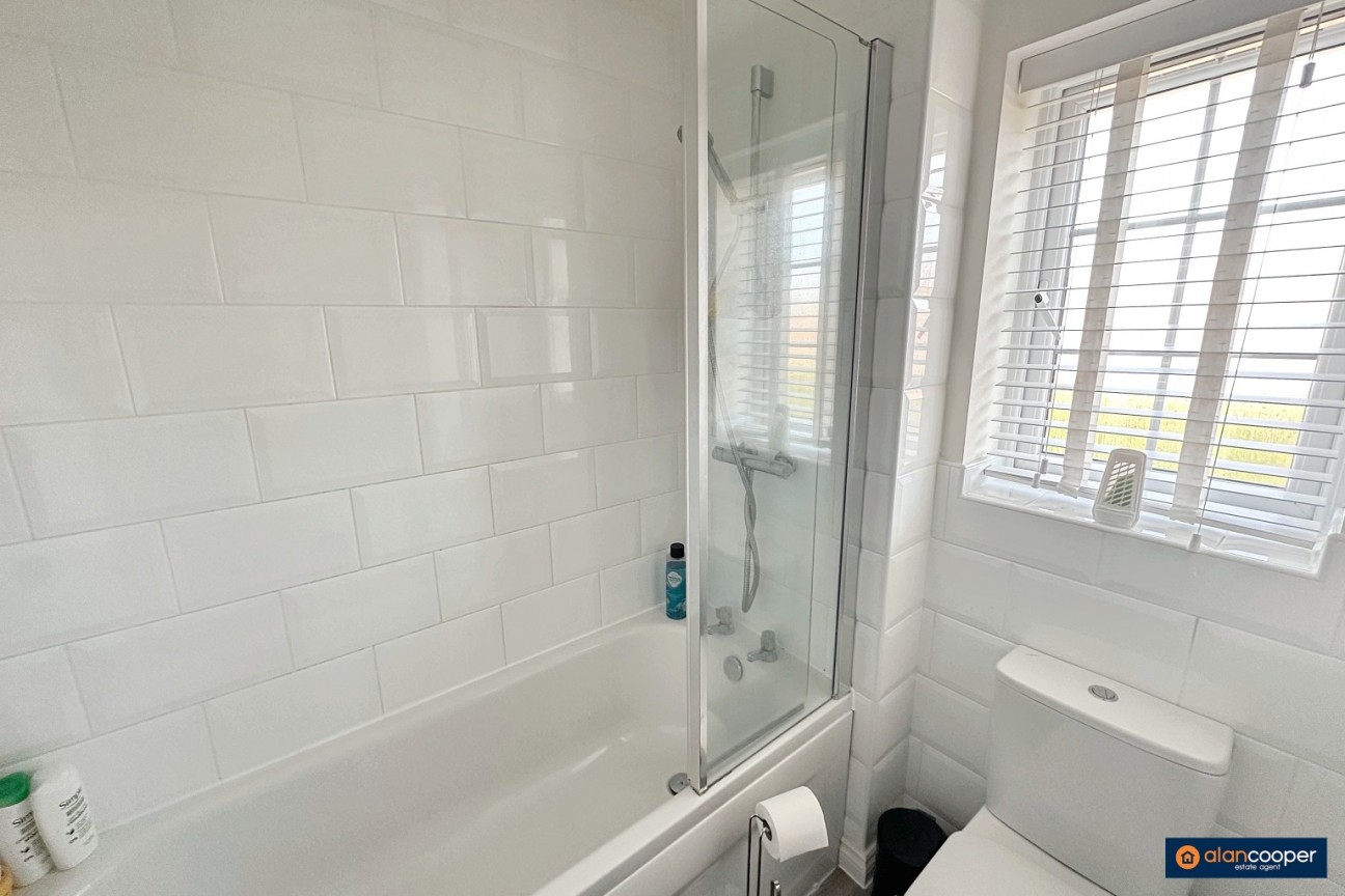 Harvest Way, Weddington, Nuneaton, CV10 0FJ