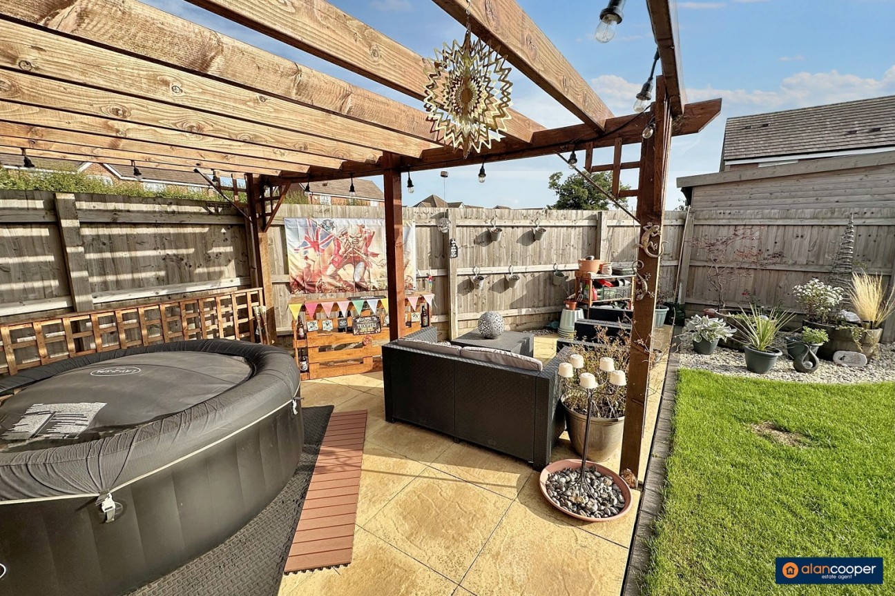 Harvest Way, Weddington, Nuneaton, CV10 0FJ