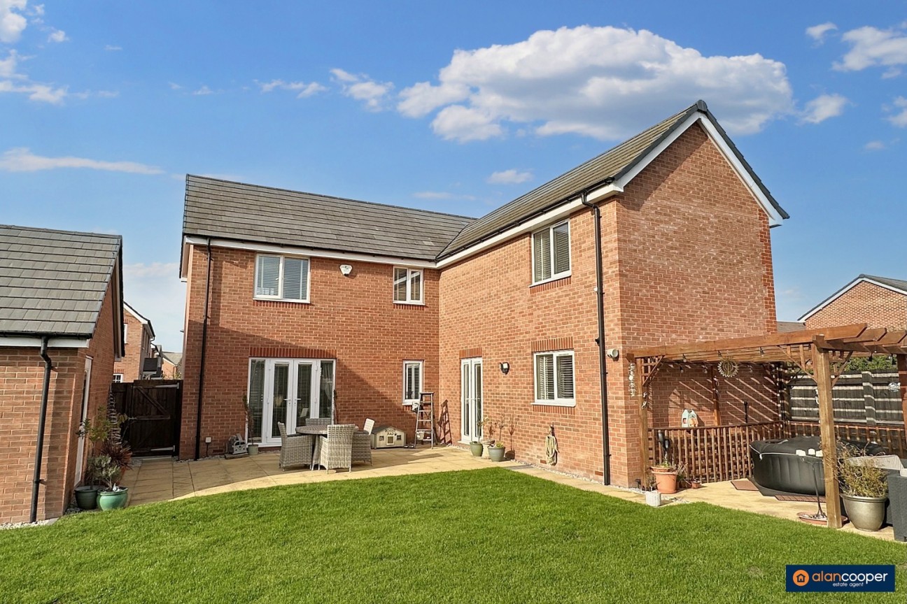 Harvest Way, Weddington, Nuneaton, CV10 0FJ