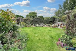 Thirlmere Avenue, St Nicolas Park, Nuneaton, CV11 6HT