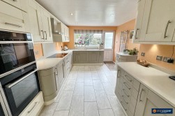 Thirlmere Avenue, St Nicolas Park, Nuneaton, CV11 6HT