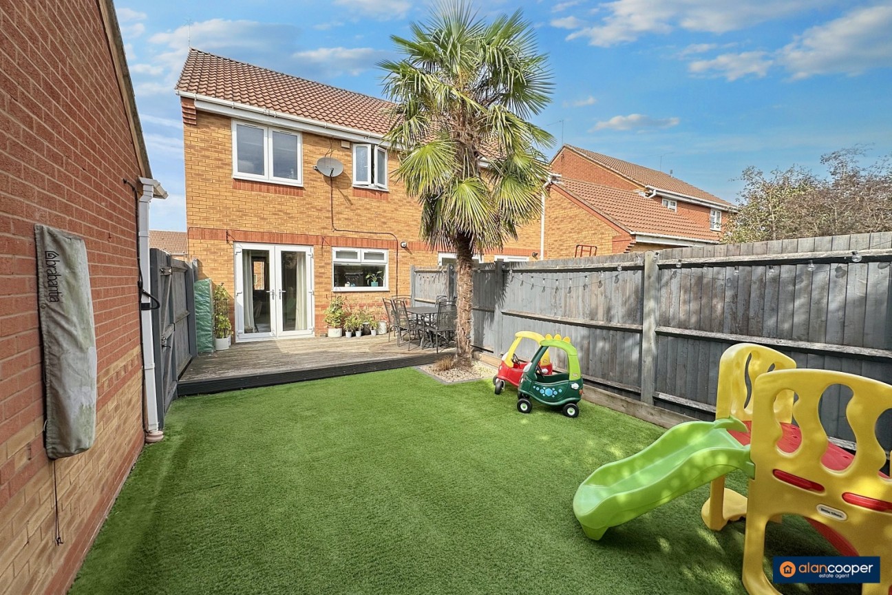 Bronze Close, Maple Park, Nuneaton, CV11 4YD