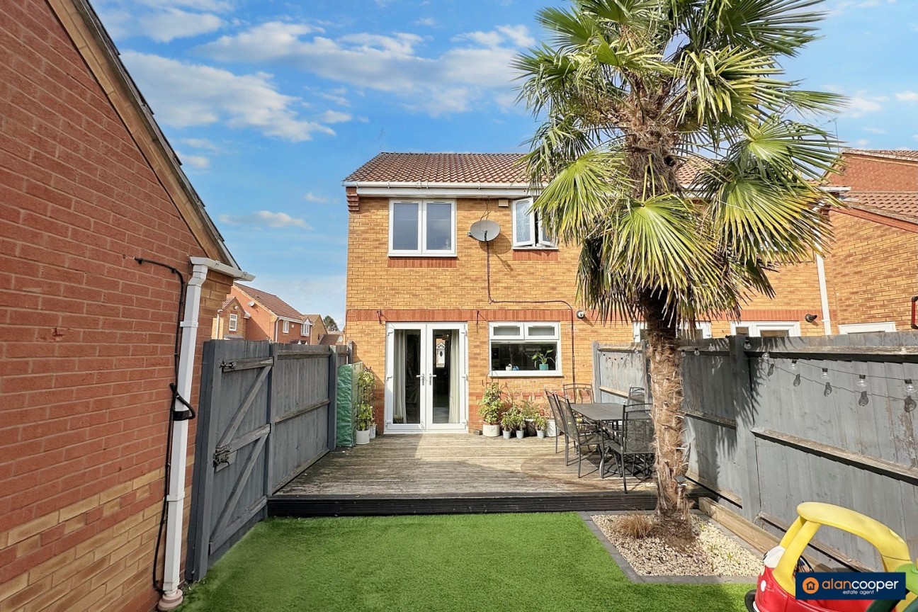 Bronze Close, Maple Park, Nuneaton, CV11 4YD