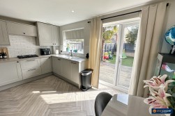 Bronze Close, Maple Park, Nuneaton, CV11 4YD