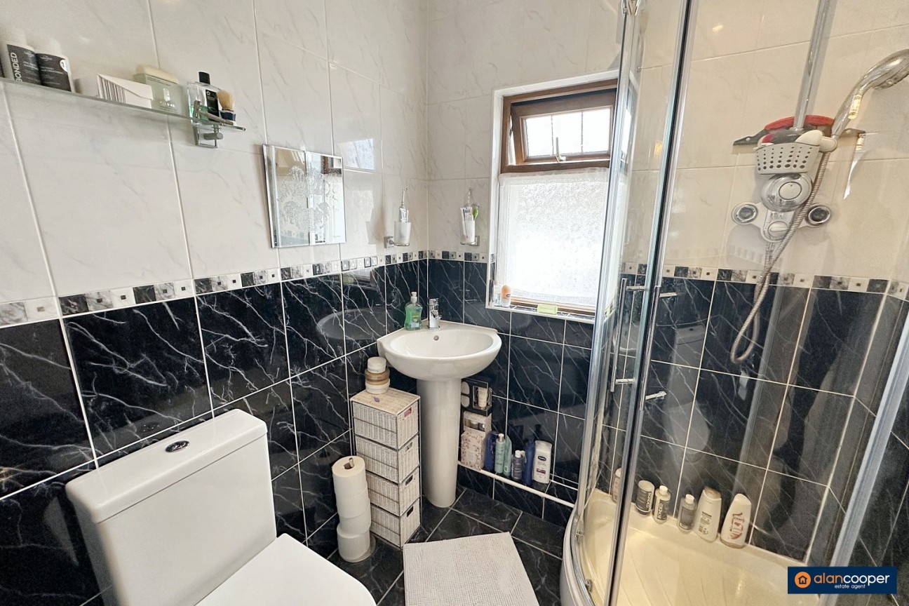 Ryde Avenue, Weddington, Nuneaton, CV10 0BW
