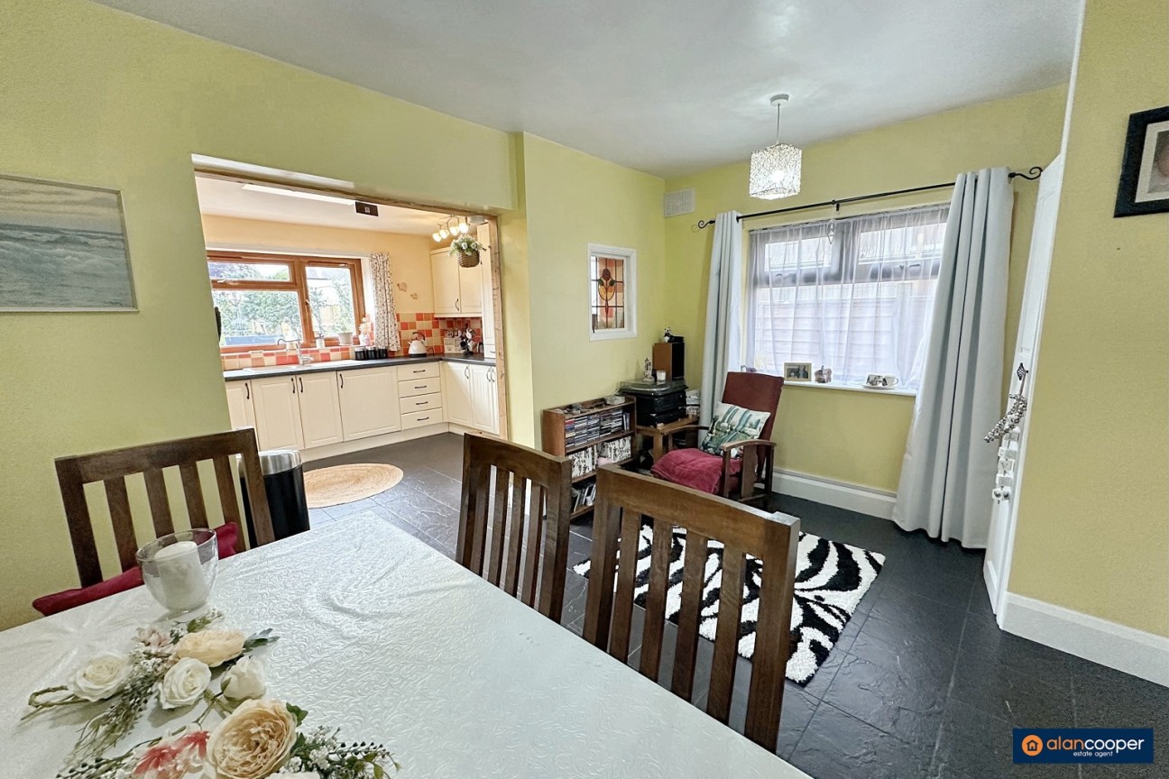 Ryde Avenue, Weddington, Nuneaton, CV10 0BW