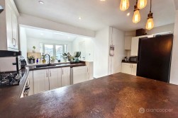 Tomkinson Road, Stockingford, Nuneaton, CV10 8BP