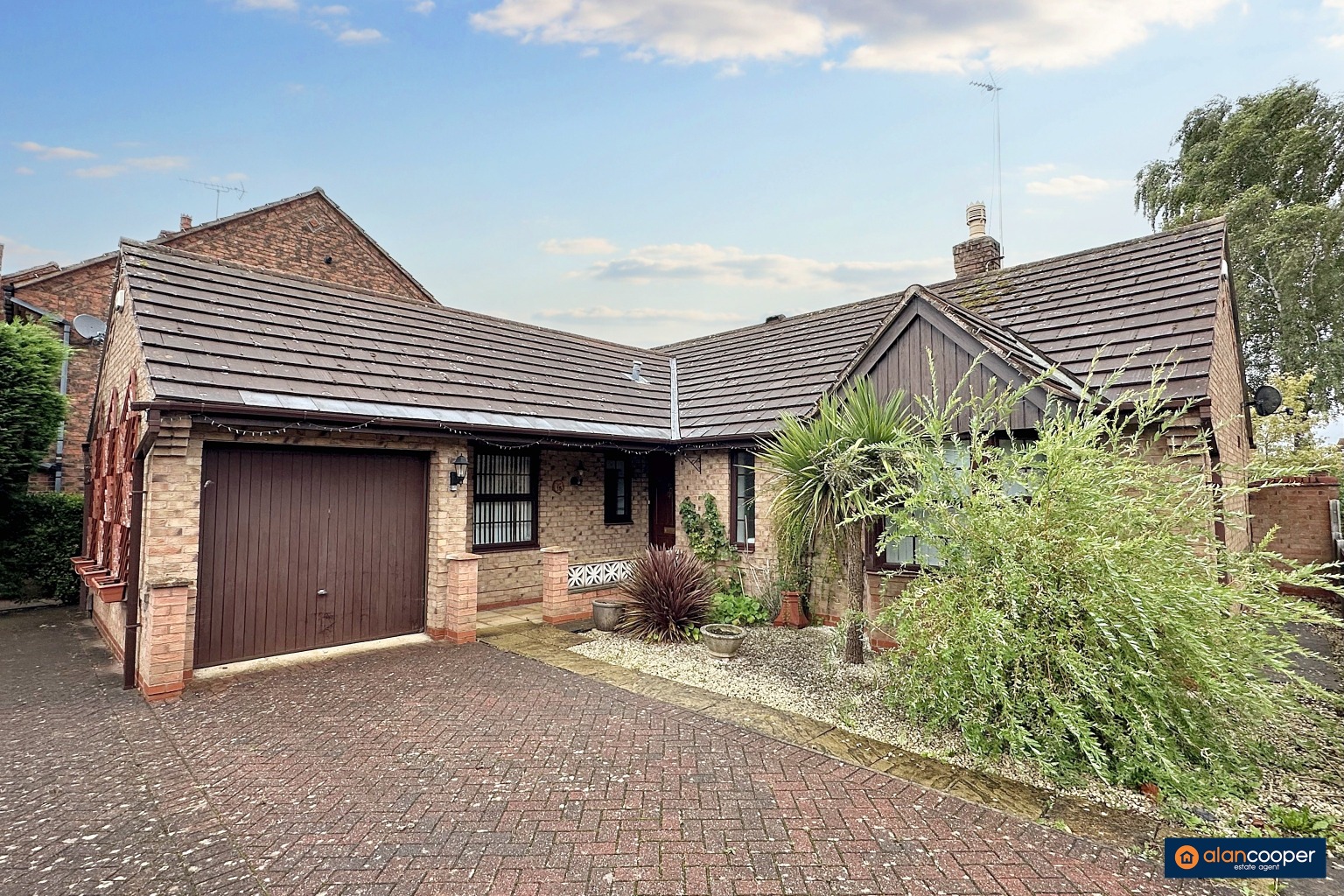Dawlish Close, Horeston Grange, Nuneaton, CV11 6YR