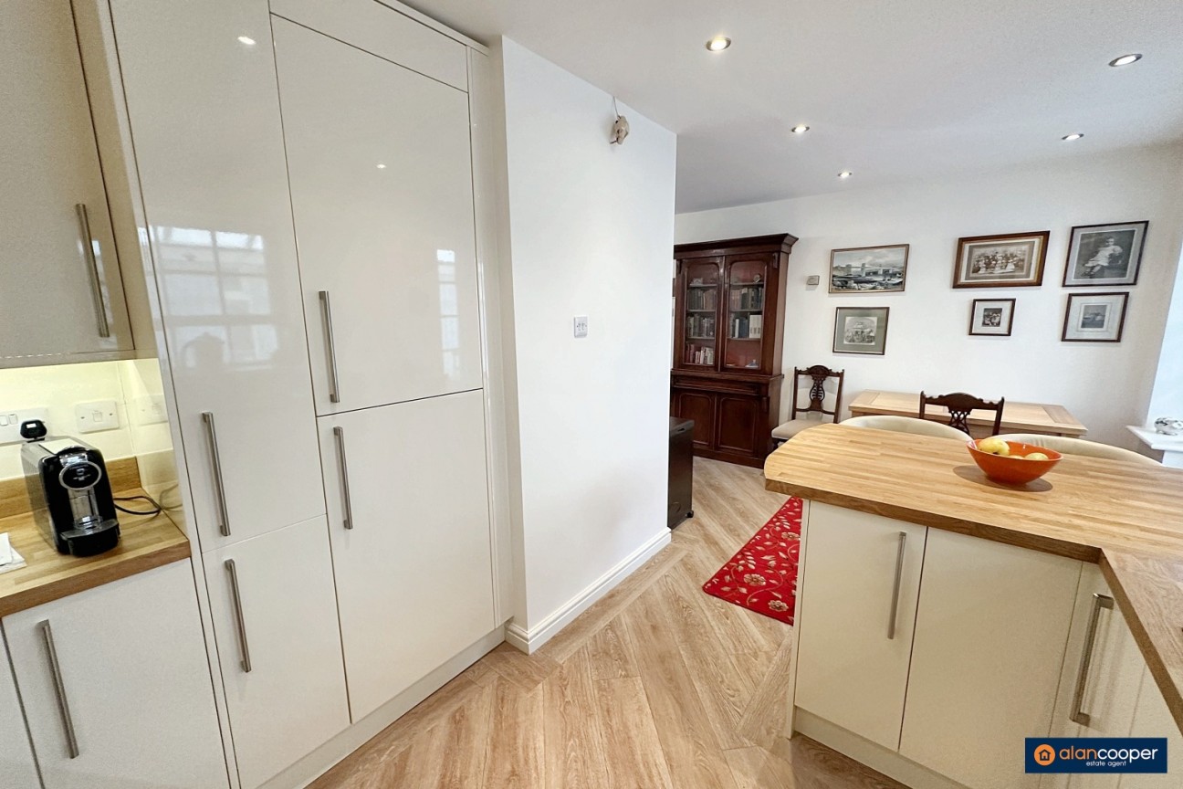 Dawlish Close, Horeston Grange, Nuneaton, CV11 6YR