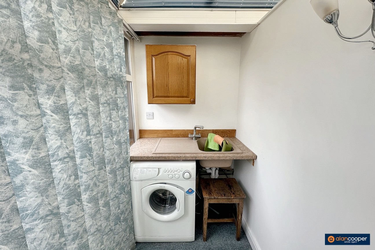 Dawlish Close, Horeston Grange, Nuneaton, CV11 6YR