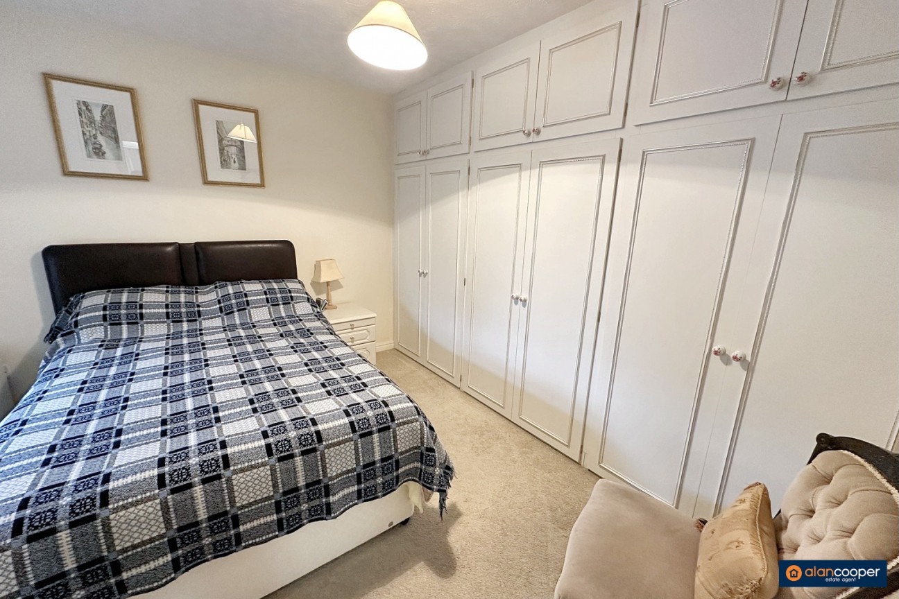 Dawlish Close, Horeston Grange, Nuneaton, CV11 6YR