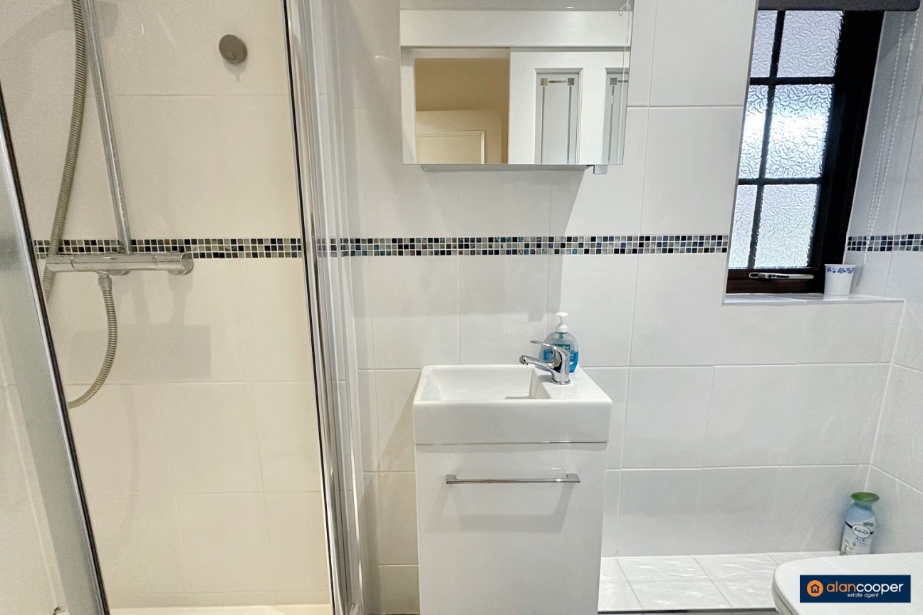 Dawlish Close, Horeston Grange, Nuneaton, CV11 6YR