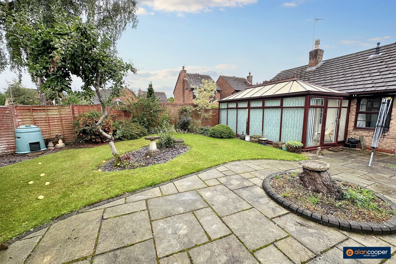 Dawlish Close, Horeston Grange, Nuneaton, CV11 6YR