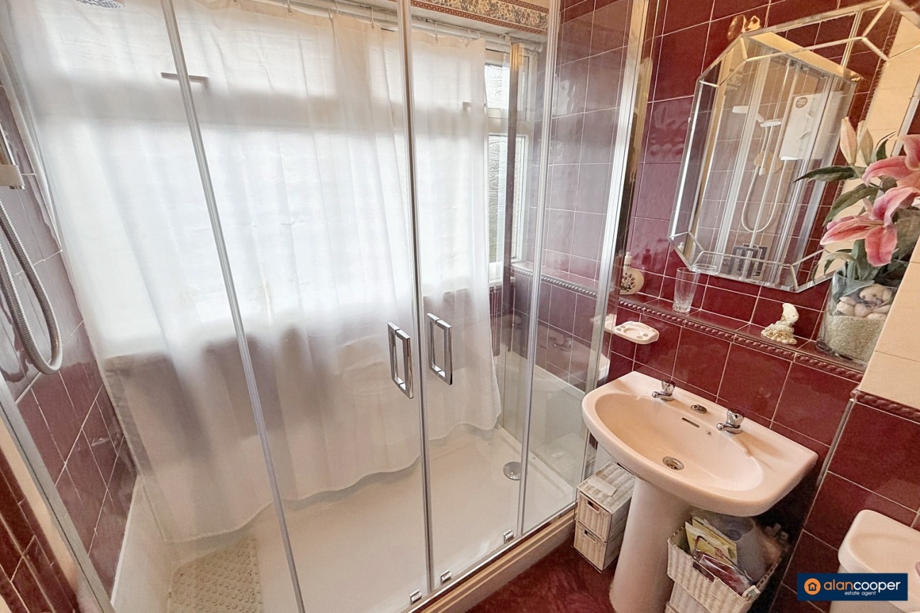 Silver Walk, Glendale, Nuneaton, CV10 7LY