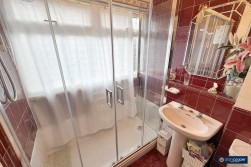 Silver Walk, Glendale, Nuneaton, CV10 7LY