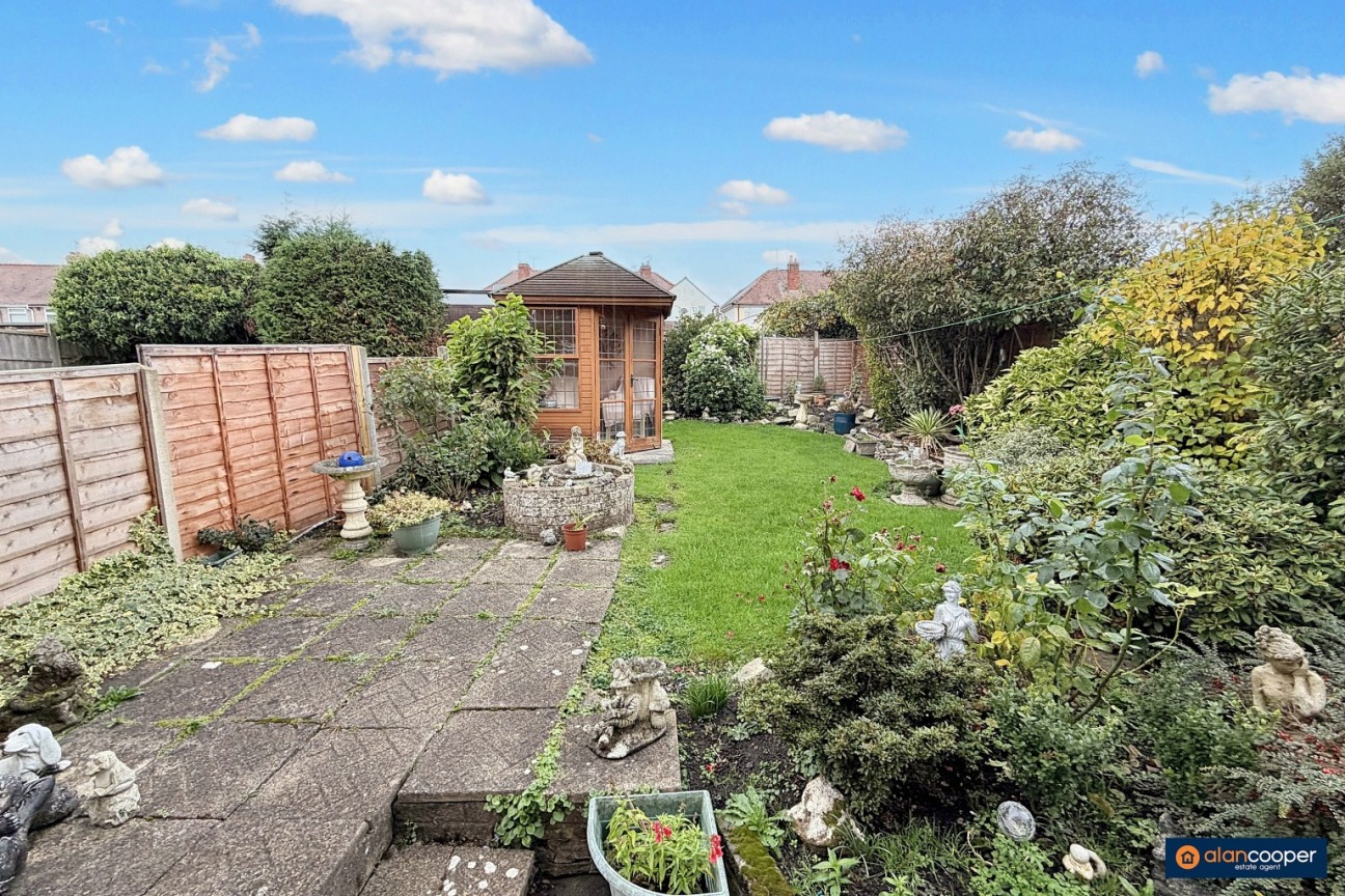 Silver Walk, Glendale, Nuneaton, CV10 7LY