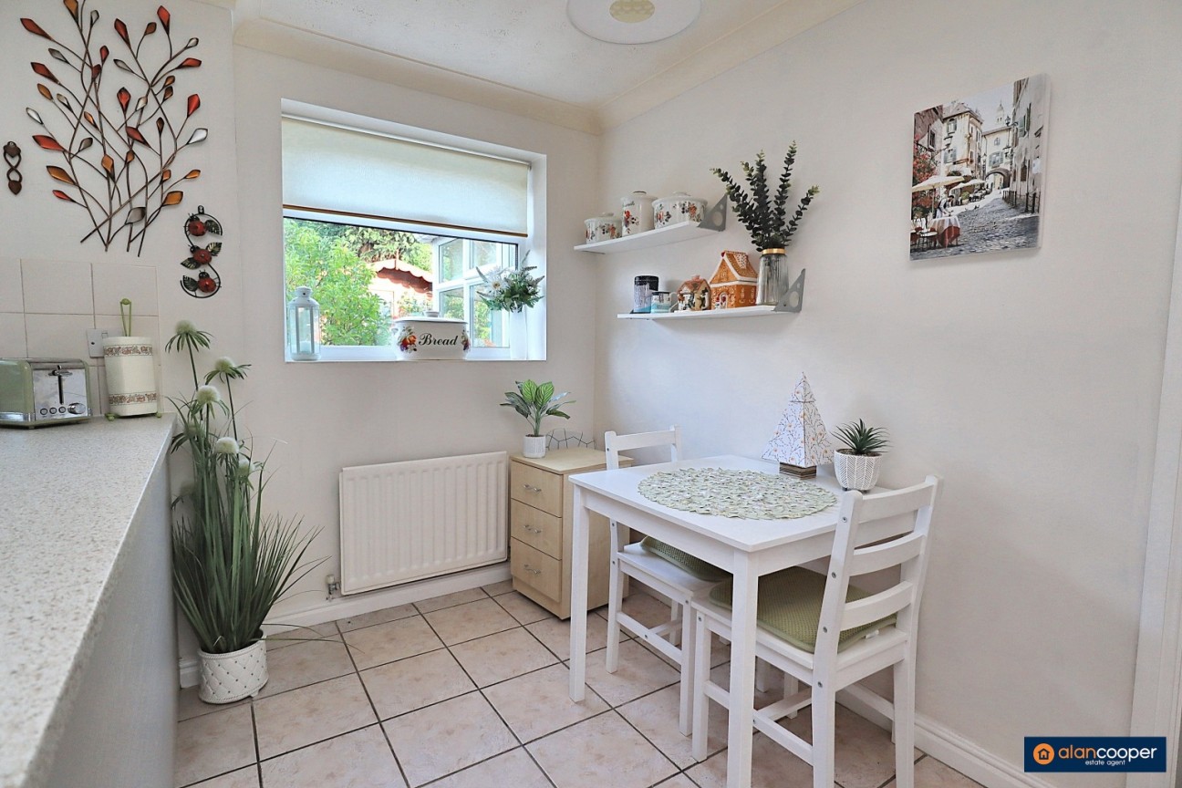 Newquay Close, Horeston Grange, Nuneaton, CV11 6FH