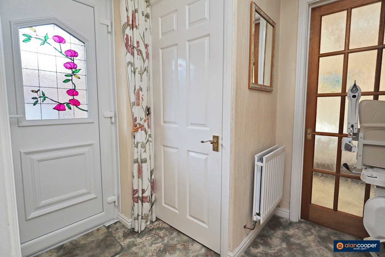 Newquay Close, Horeston Grange, Nuneaton, CV11 6FH