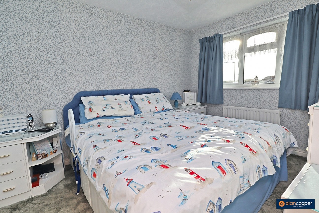 Newquay Close, Horeston Grange, Nuneaton, CV11 6FH