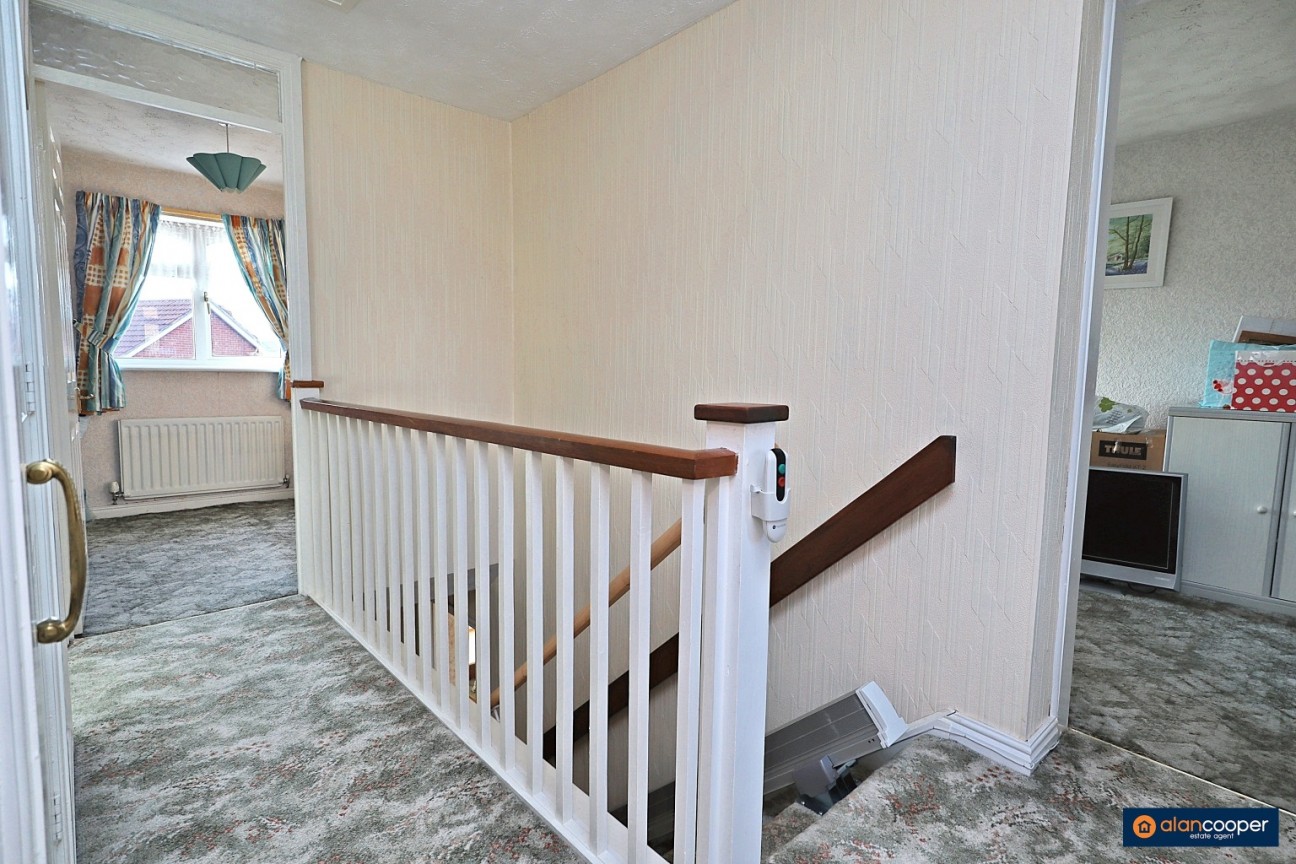 Newquay Close, Horeston Grange, Nuneaton, CV11 6FH