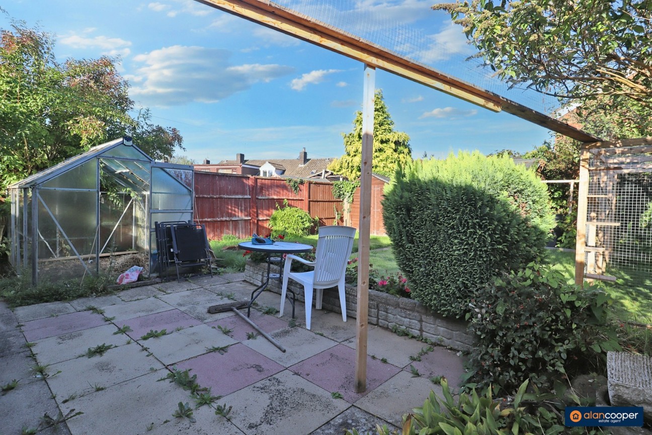 Golf Drive, Whitestone, Nuneaton, CV11 6LY