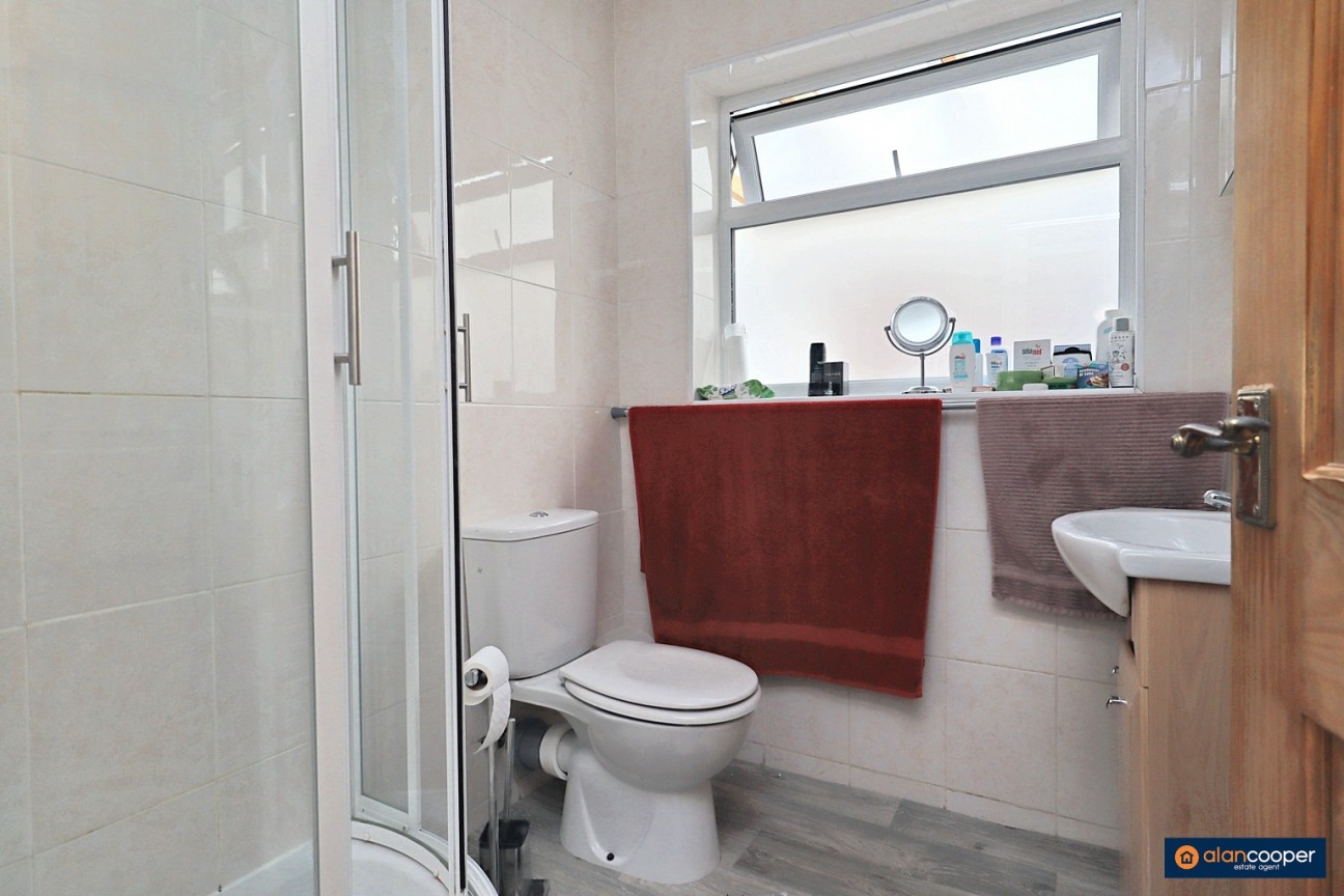 Golf Drive, Whitestone, Nuneaton, CV11 6LY