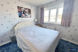 Upton Drive, Maple Park, Nuneaton, CV11 4GF