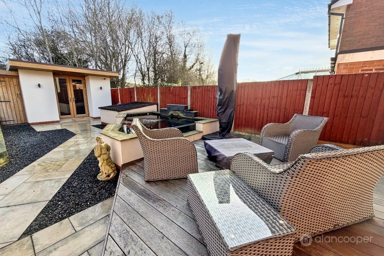 Dickens Close, Galley Common, Nuneaton, CV10 9SQ