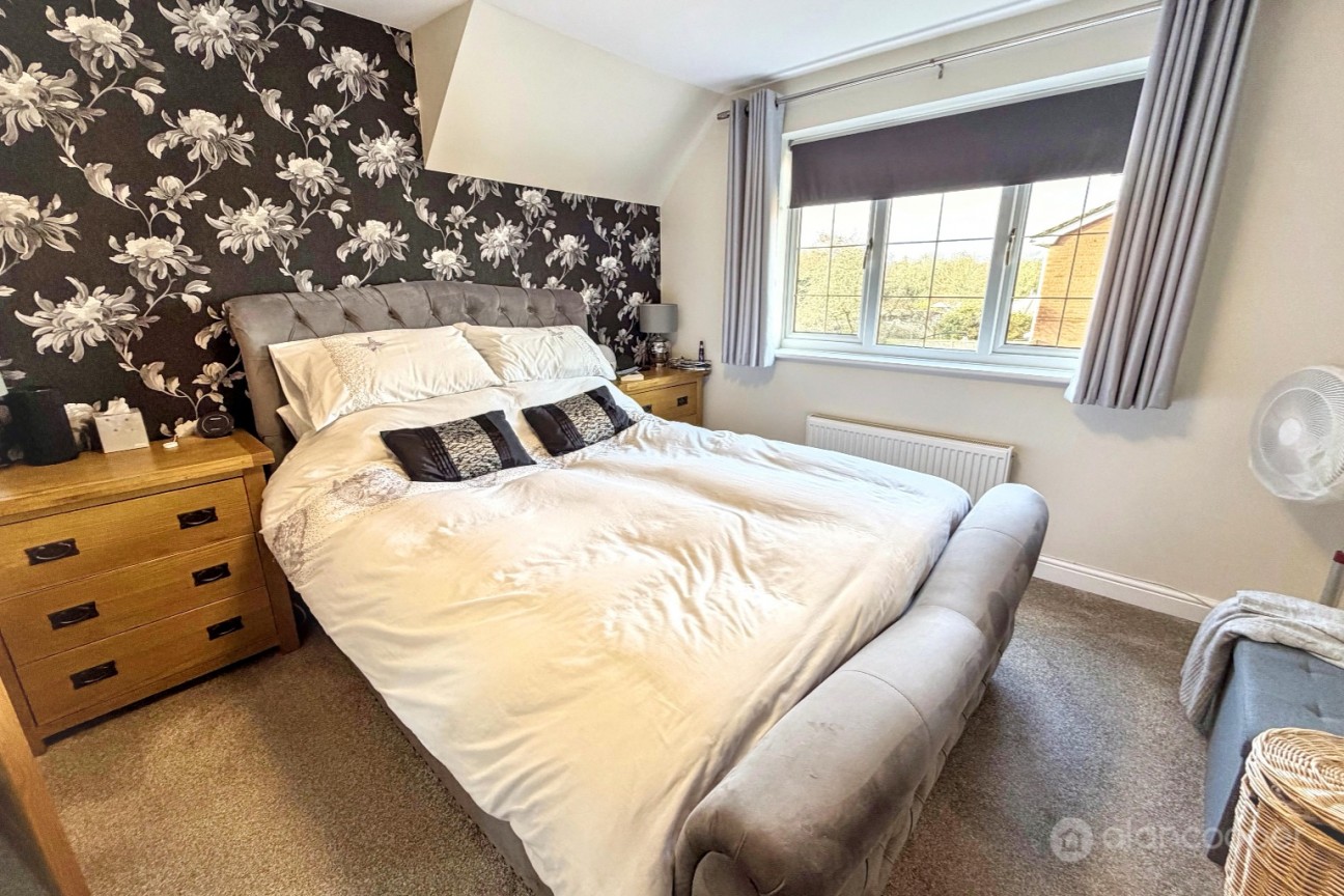 Dickens Close, Galley Common, Nuneaton, CV10 9SQ