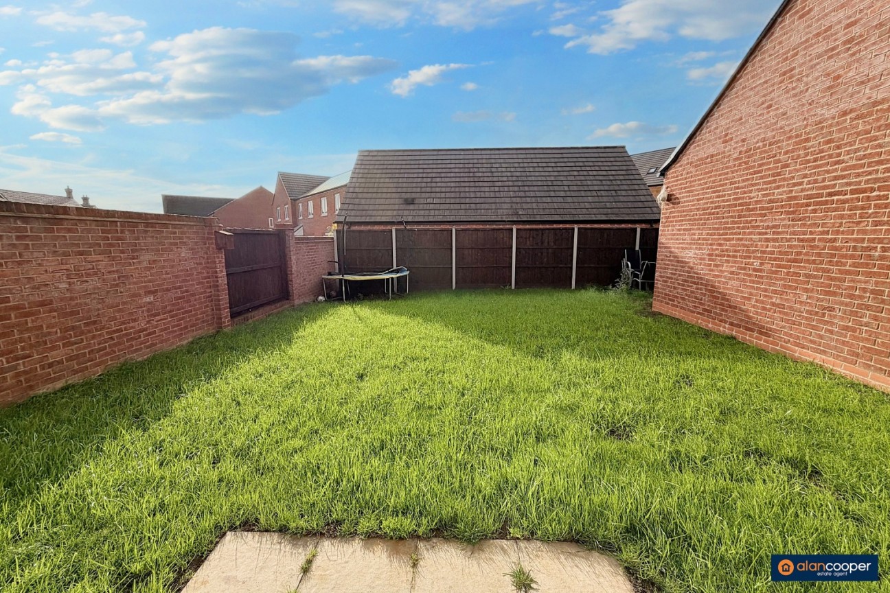 Edgedale Road, Royal Park, Nuneaton, CV11 6WU