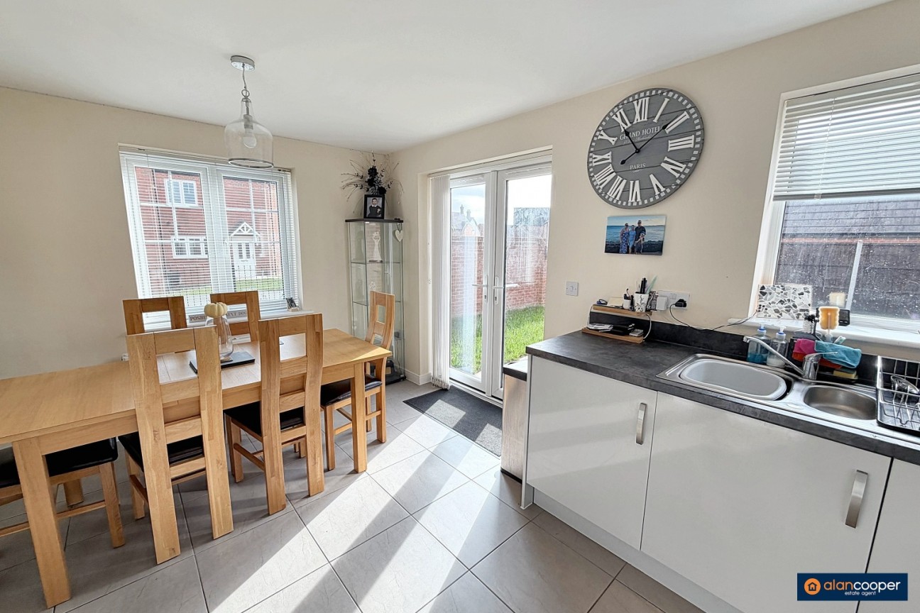 Edgedale Road, Royal Park, Nuneaton, CV11 6WU