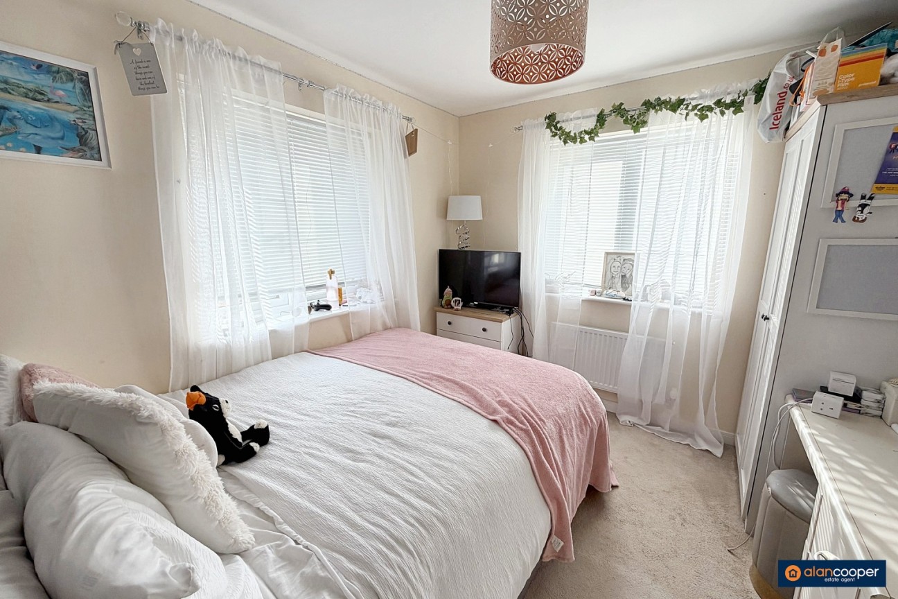 Edgedale Road, Royal Park, Nuneaton, CV11 6WU