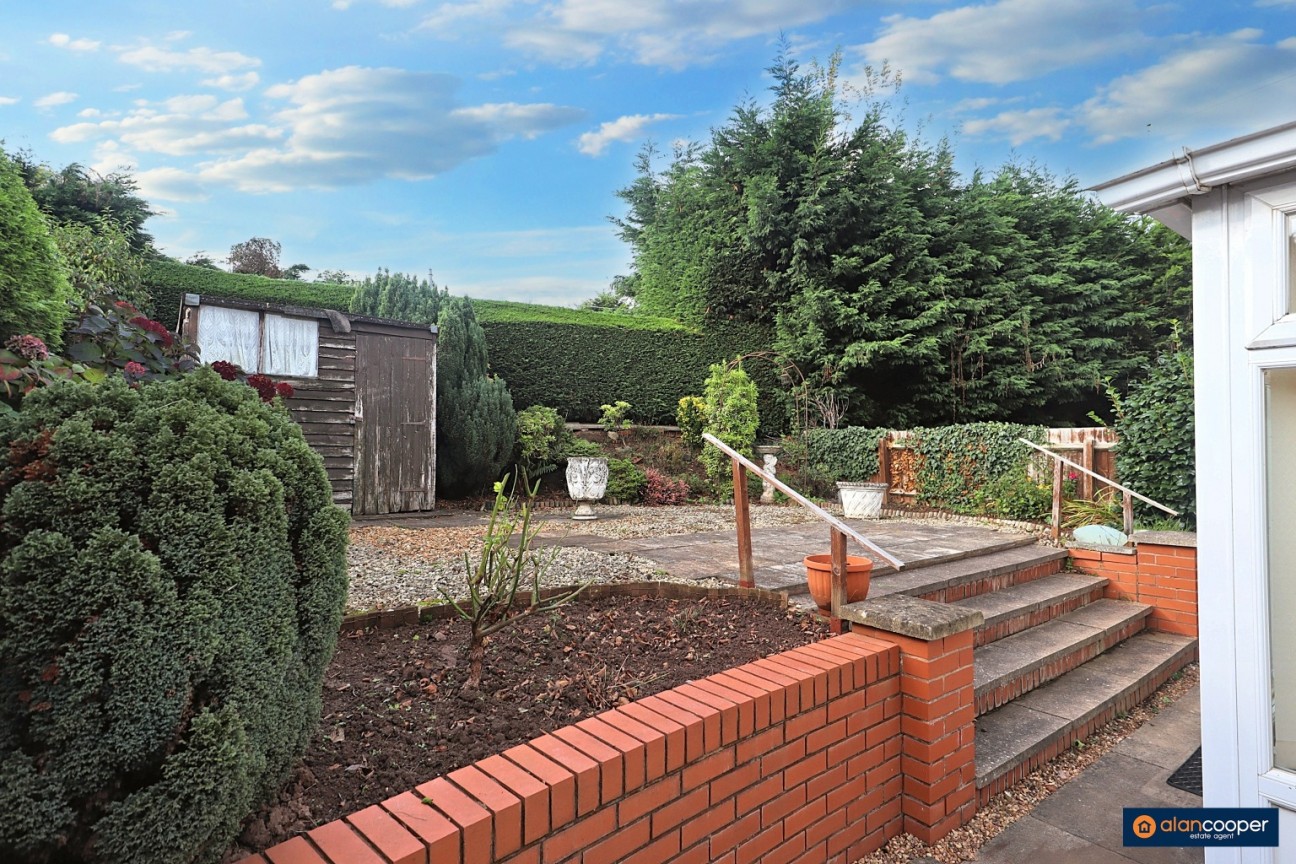 The Hollows, Lutterworth Road, Nuneaton, CV11 6QA